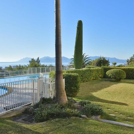 Апартаменты 1-Br Sea View Luxury Residential With Pool Канны Экстерьер фото