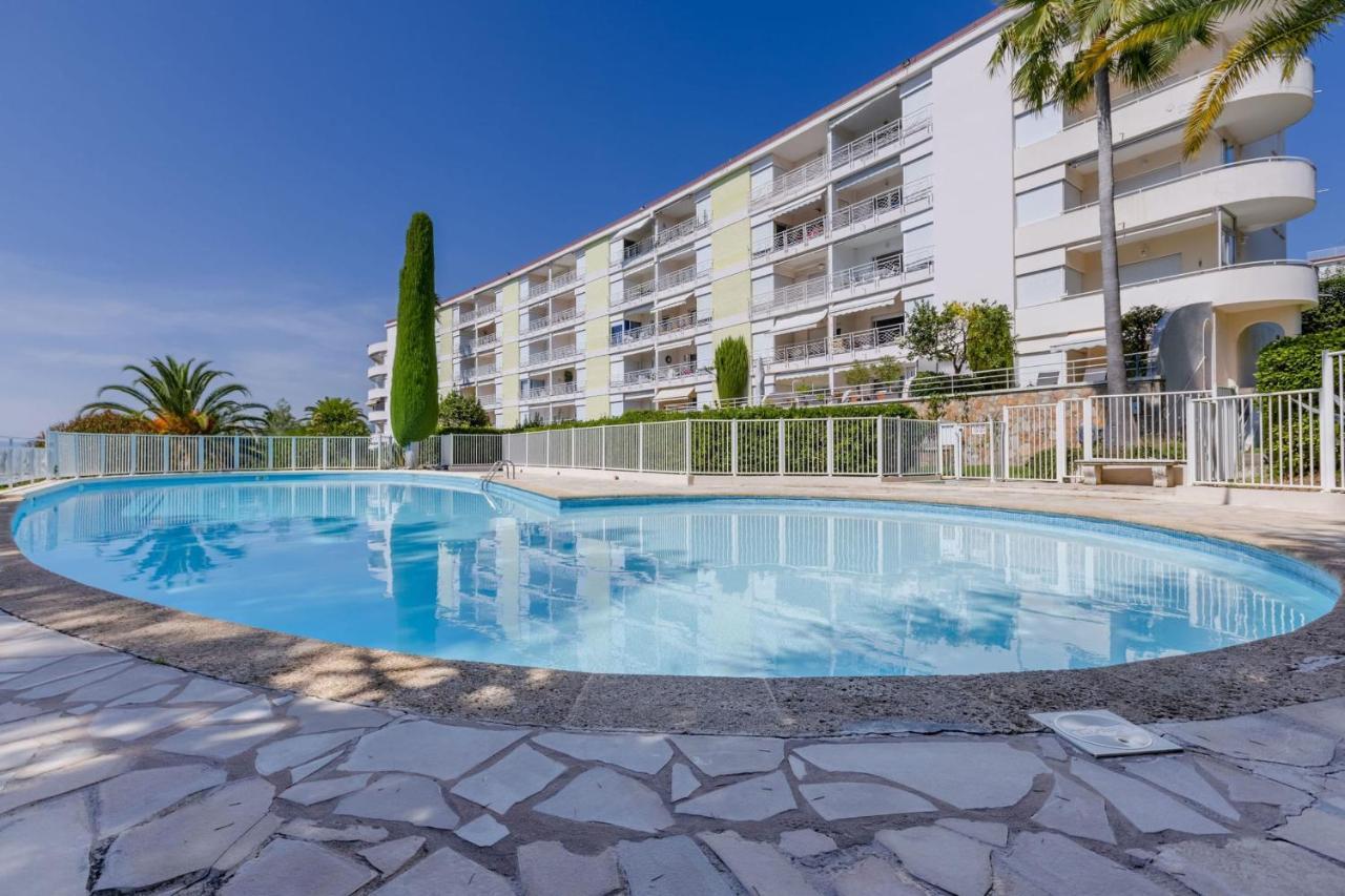 Апартаменты 1-Br Sea View Luxury Residential With Pool Канны Экстерьер фото