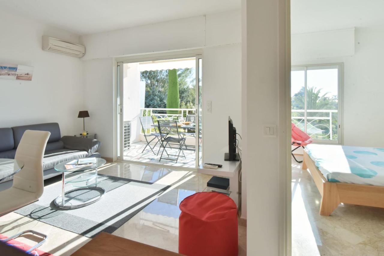 Апартаменты 1-Br Sea View Luxury Residential With Pool Канны Экстерьер фото